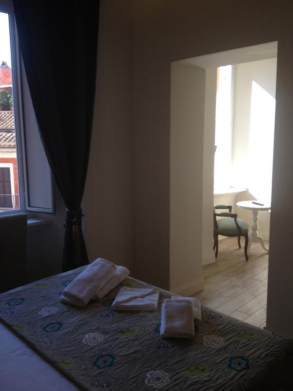 Cavour Forum Suites Roma Camera foto