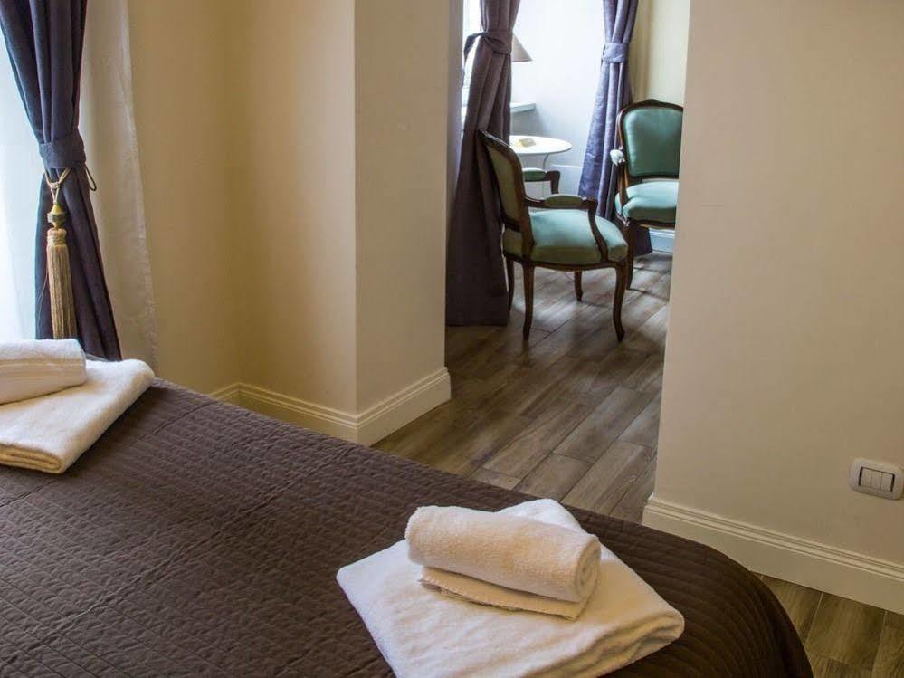 Cavour Forum Suites Roma Esterno foto